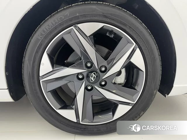 Hyundai Elantra 2023 Белый из Китая, фото 3