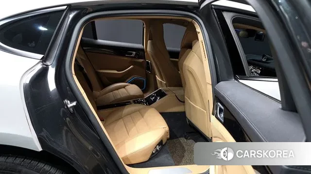 Porsche Panamera (971) 2018 Серебристо-серый из Кореи, фото 3