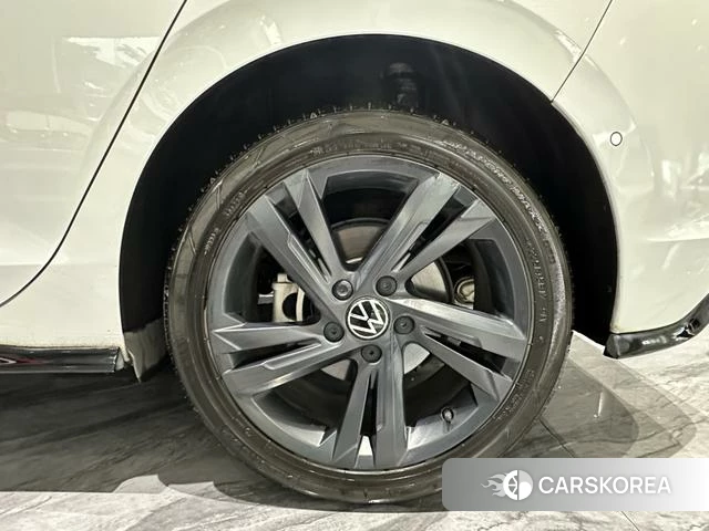 Volkswagen Golf 2022 Белый из Китая, фото 3
