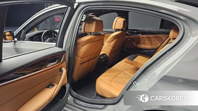 BMW 5 Series (G30) 2021 Серебряный из Кореи, фото 3