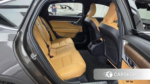 Volvo S90 2023 Коричневый из Кореи, фото 3
