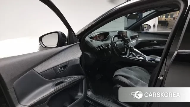 Peugeot 5008 second generation 2020 Черный из Кореи, фото 3