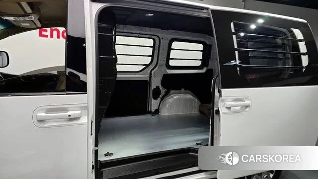 Hyundai Staria 2025 Белый из Кореи, фото 3