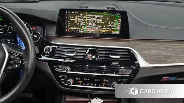 BMW 5 Series (G30) 2019 Белый из Кореи, фото 3