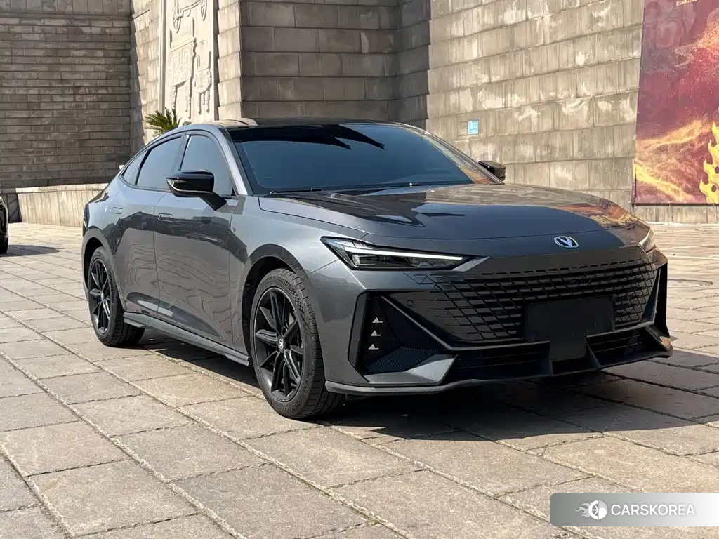 Chang'an UNI-V 2022 Silver/gray из Китая, фото 3