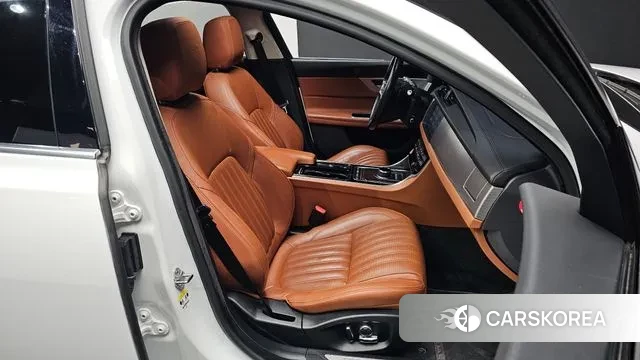 Jaguar XF (X260) 2020 Белый из Кореи, фото 3