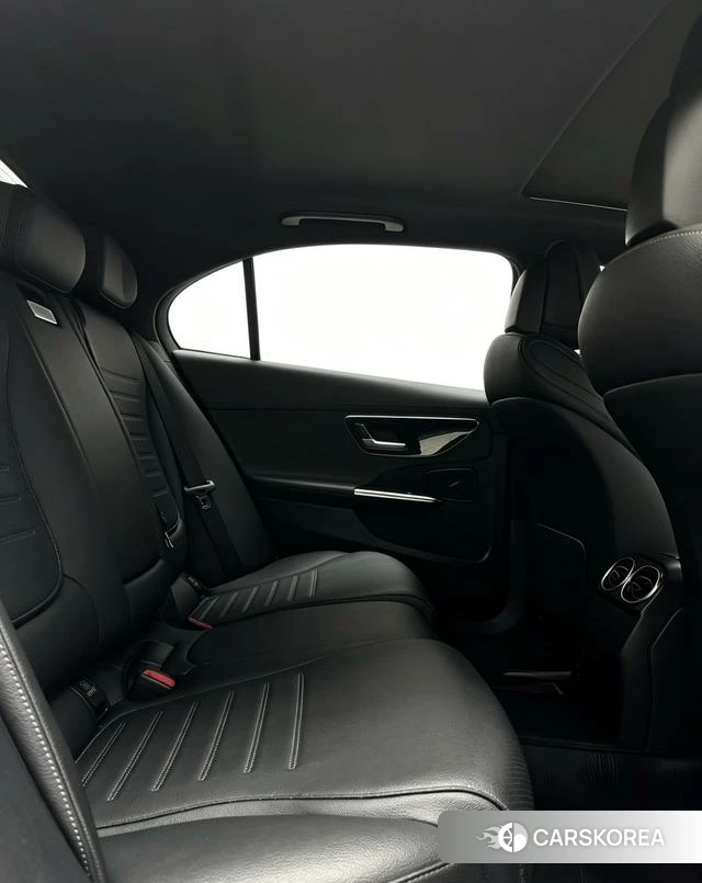 Mercedes-Benz Class C 2022 Белый из Китая, фото 3