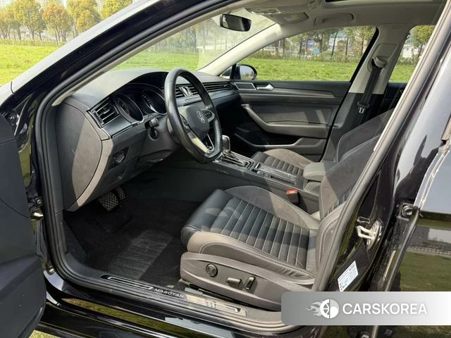Volkswagen Magotan 2022 Черный из Китая, фото 3