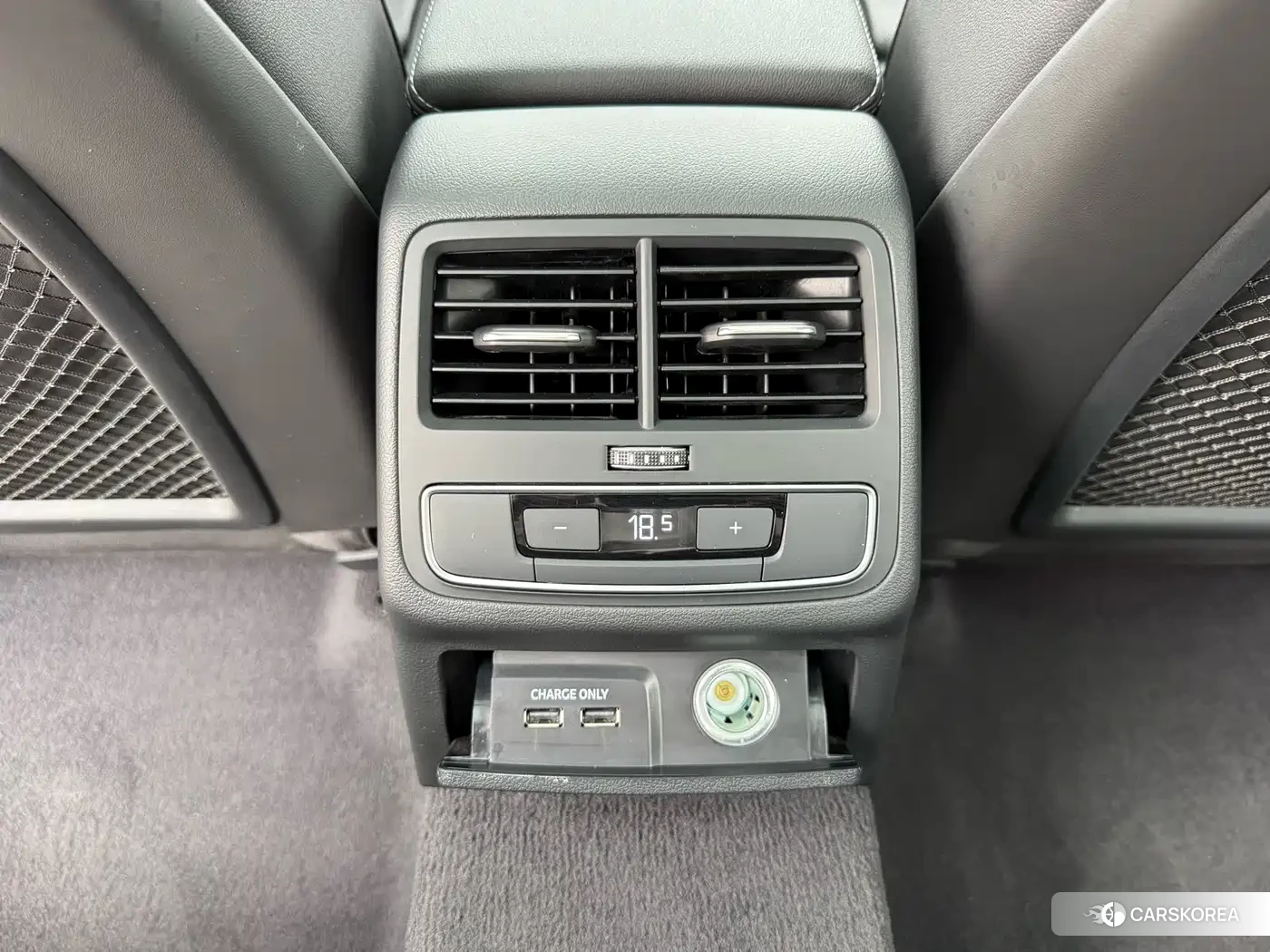 Audi A4L 2023 Silver/gray из Китая, фото 3