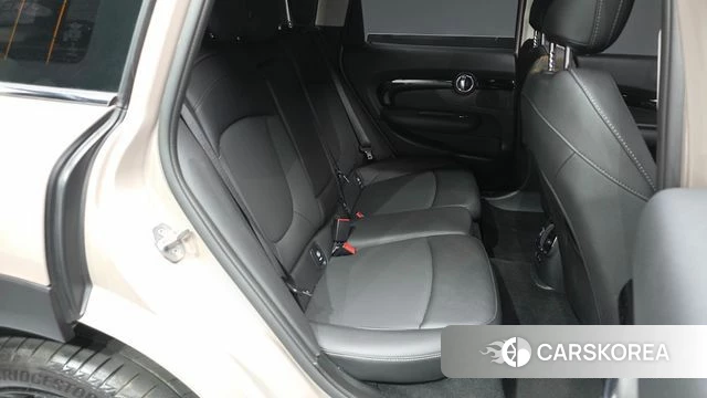 Mini Cooper Clubman 2023 Жемчужный цвет из Кореи, фото 3