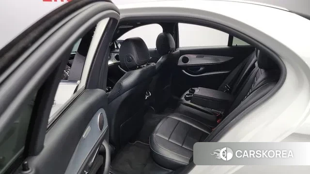 Mercedes-Benz E-Class W213 2020 Белый из Кореи, фото 3