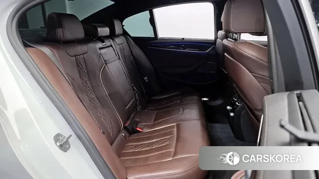 BMW 5 Series (G30) 2022 Белый из Кореи, фото 3