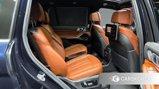 BMW X7 (G07) 2022 Черный из Кореи, фото 3