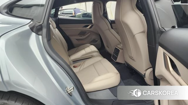 Porsche Taycan 2022 Серебристо-серый из Кореи, фото 3