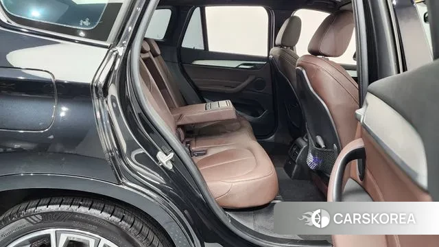 BMW X1 (F48) 2022 Черный из Кореи, фото 3