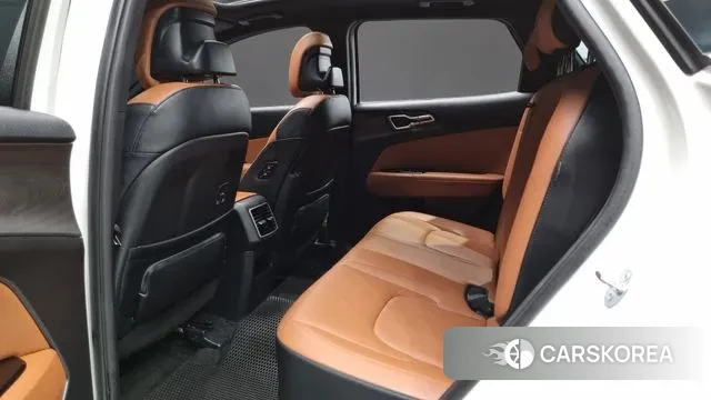 Kia Sportage 5th Generation Hybrid 2023 Белый из Кореи, фото 3