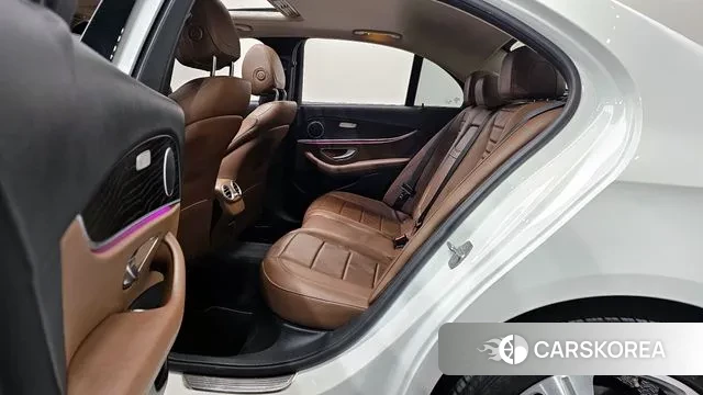 Mercedes-Benz E-Class W213 2018 Белый из Кореи, фото 3