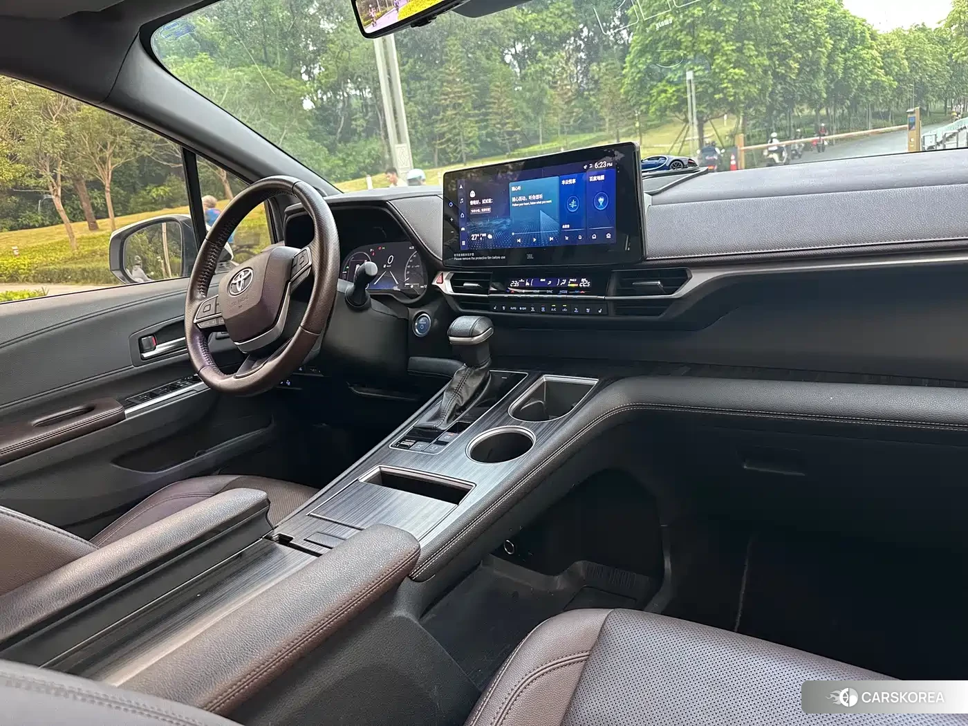 Toyota Sienna 2022 Белый из Китая, фото 3