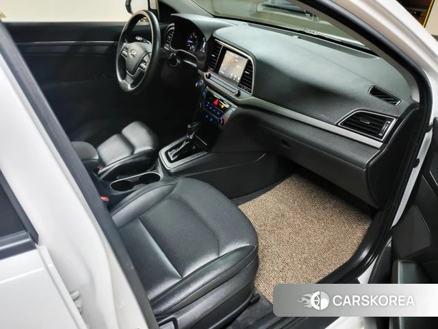 Hyundai Avante AD 2018 Белый из Кореи, фото 3