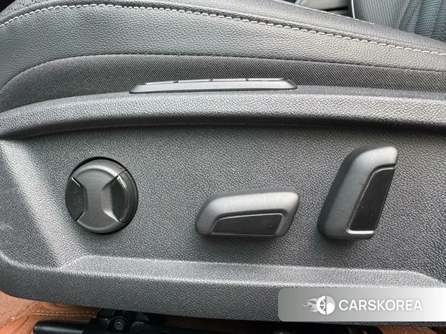 Volkswagen Passat 2023 Черный из Китая, фото 3