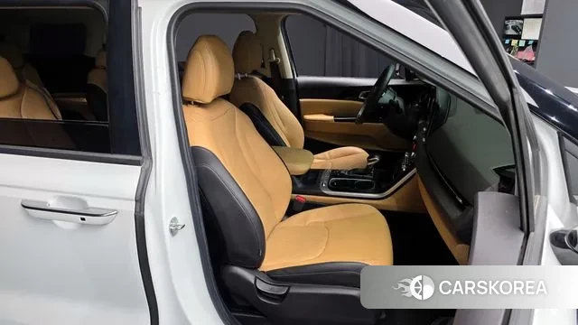 Kia Carnival 4th generation 2023 Белый из Кореи, фото 3