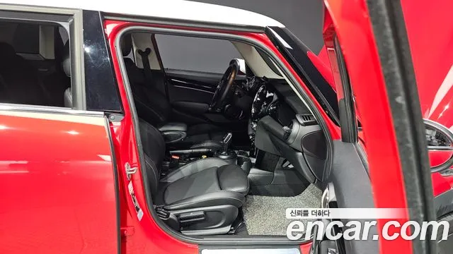 Mini Cooper 2022 Красный из Кореи, фото 3