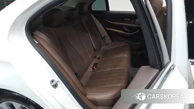 Mercedes-Benz E-Class W213 2019 Белый из Кореи, фото 3