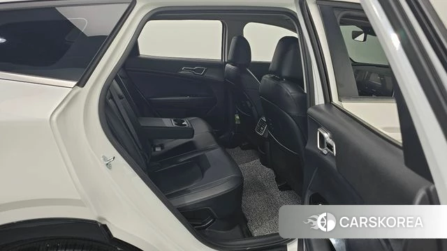 Kia Sportage 5th Generation Hybrid 2023 Белый из Кореи, фото 3
