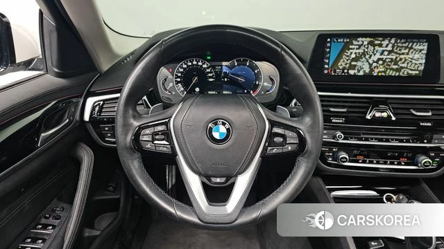 BMW 5 Series (G30) 2018 Белый из Кореи, фото 3