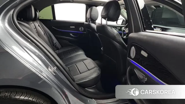 Mercedes-Benz E-Class W213 2018 Серый из Кореи, фото 3