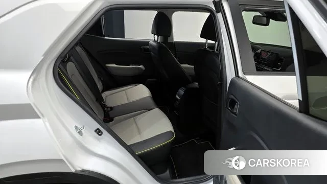 Hyundai Venue 2023 Белый из Кореи, фото 3