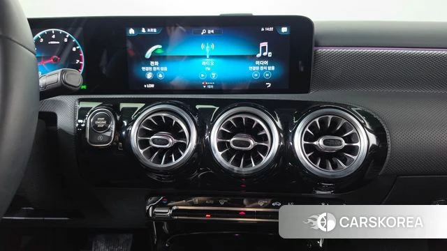 Mercedes-Benz A-Class W177 2020 Белый из Кореи, фото 3