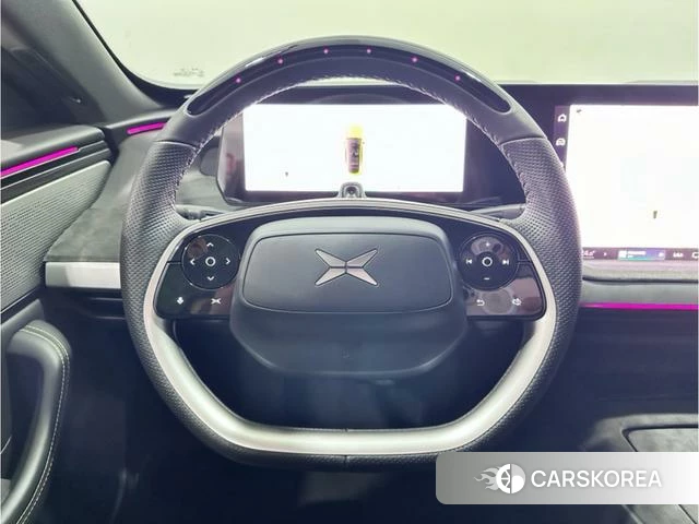 Xiaopeng Motors Xiaopeng P7 2023 Зеленый из Китая, фото 3