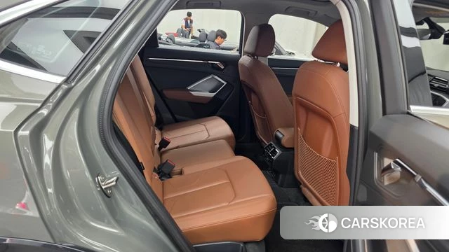 Audi Q3 (F3) 2022 Серый из Кореи, фото 3