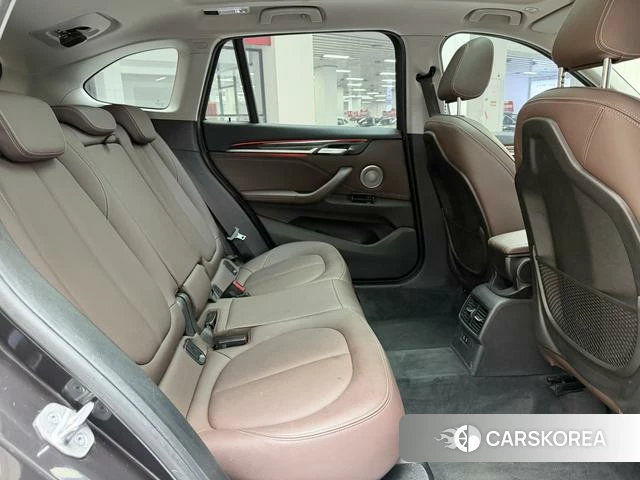 BMW X1 2021 Темно-серый из Китая, фото 3