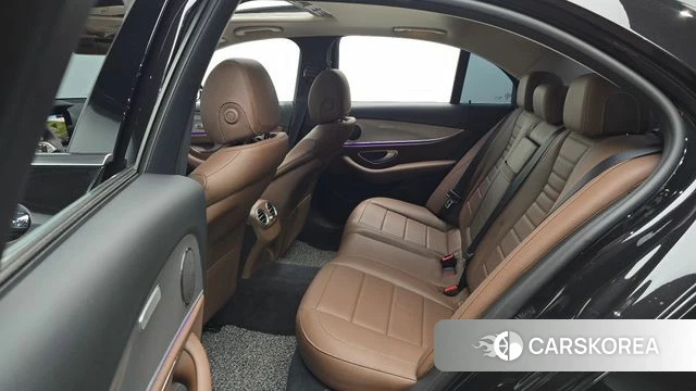 Mercedes-Benz E-Class W213 2018 Черный из Кореи, фото 3