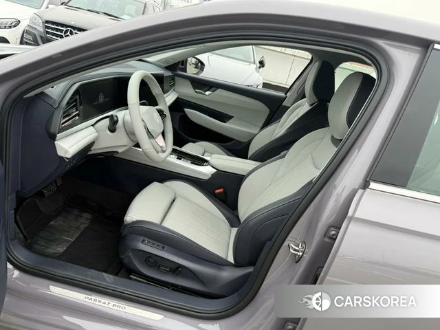 Volkswagen Passat 2026 Фиолетовый из Китая, фото 3