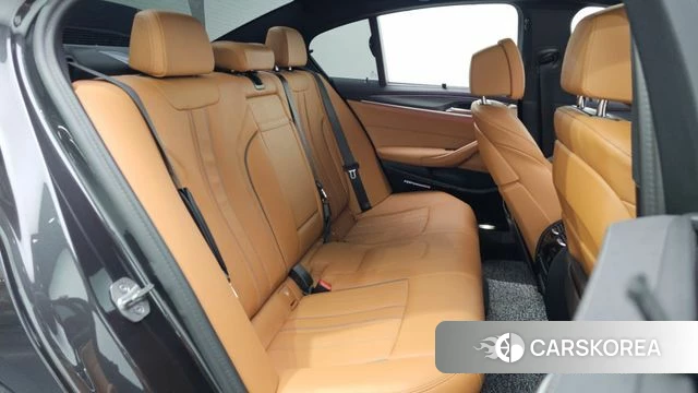 BMW 5 Series (G30) 2023 Серый из Кореи, фото 3