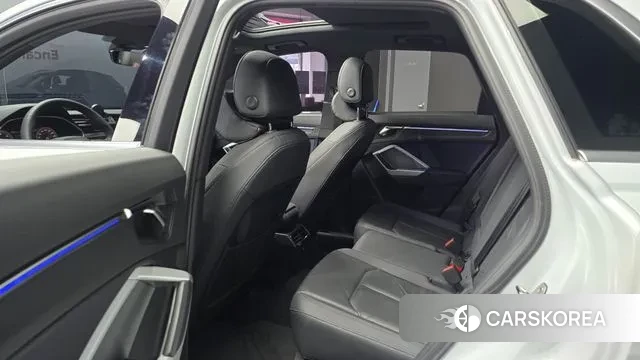 Audi Q3 (F3) 2023 Белый из Кореи, фото 3