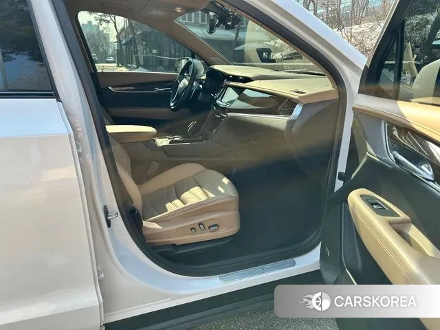 Cadillac XT6 2023 Белый из Кореи, фото 3