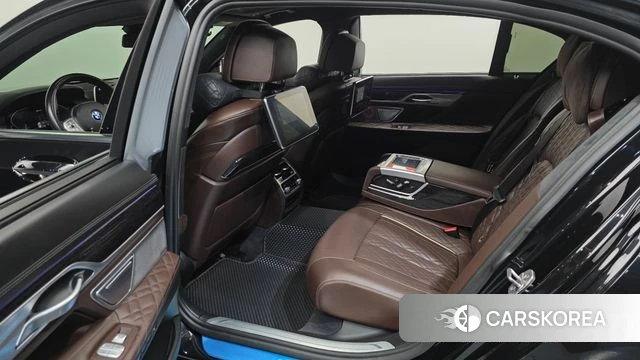BMW 7 Series (G11) 2022 Черный из Кореи, фото 3
