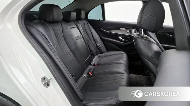 Mercedes-Benz E-Class W213 2020 Белый из Кореи, фото 3