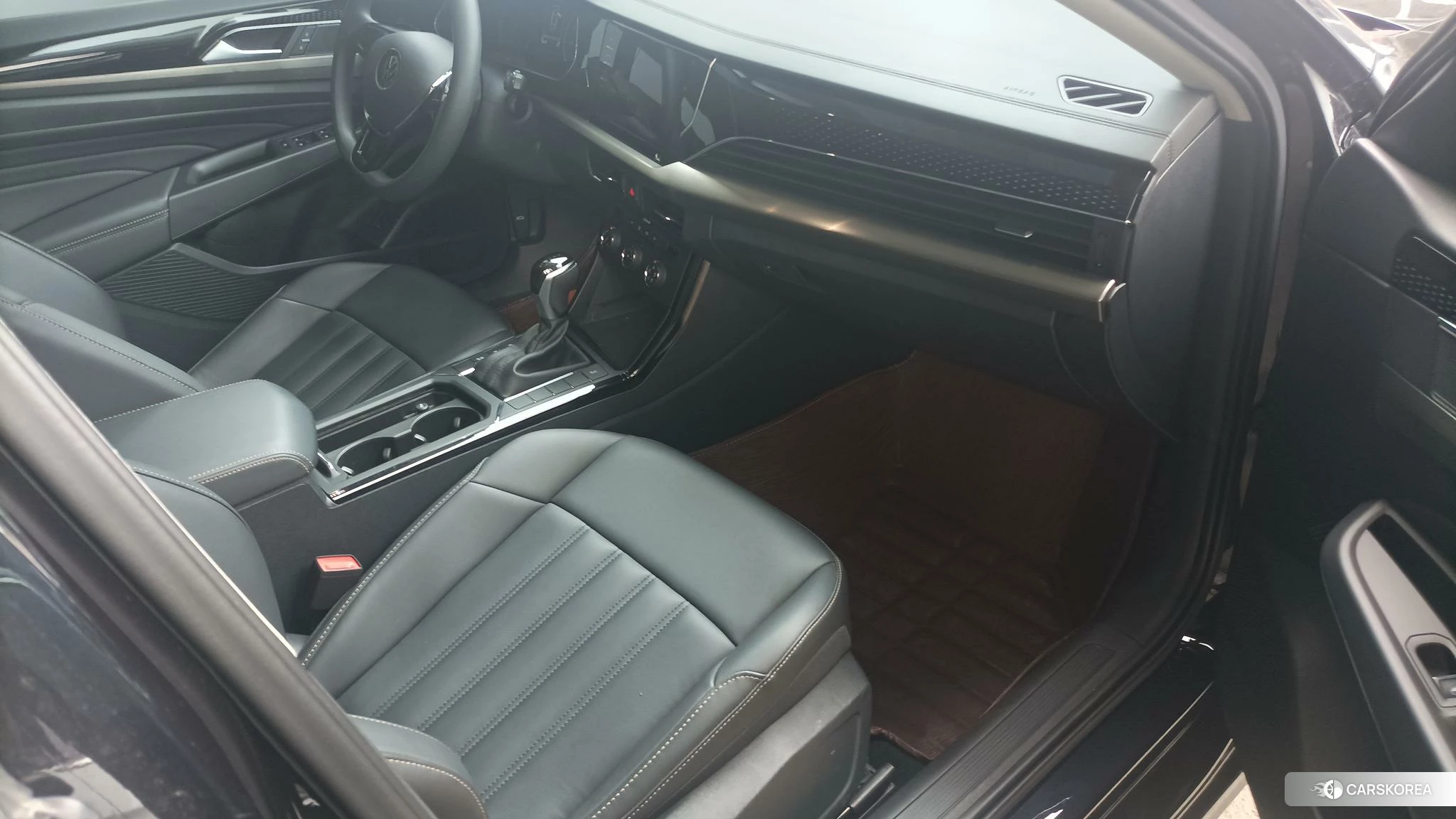 Volkswagen Passat 2020 Черный из Китая, фото 3