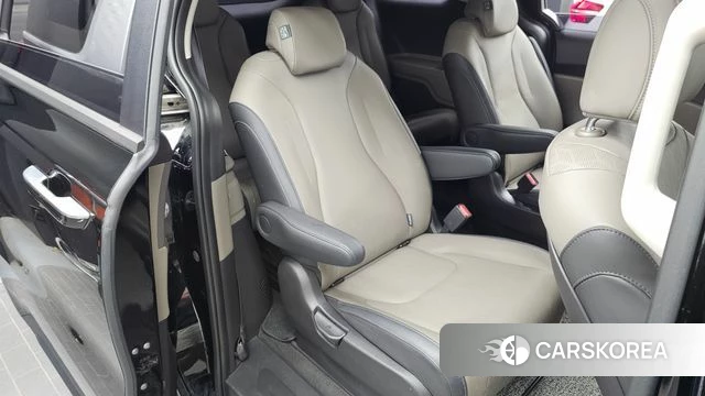 Kia The New Carnival 4th Generation 2024 Черный из Кореи, фото 3