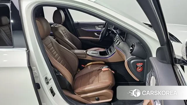 Mercedes-Benz E-Class W213 2022 Белый из Кореи, фото 3