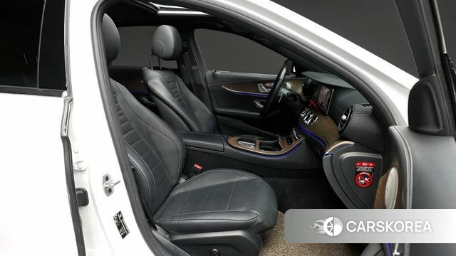 Mercedes-Benz E-Class W213 2021 Белый из Кореи, фото 3