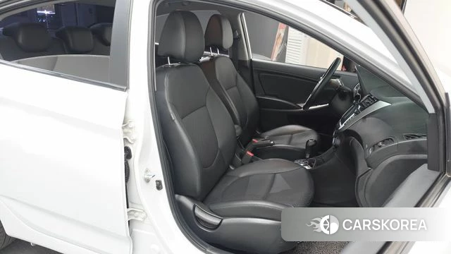 Hyundai Accent (New type) 2018 Белый из Кореи, фото 3