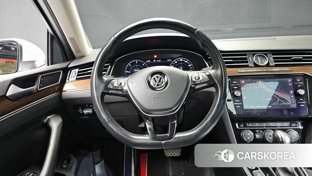 Volkswagen Passat GT (B8) 2018 Серебристо-серый из Кореи, фото 3