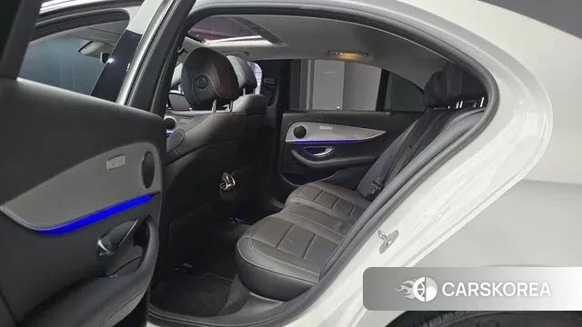 Mercedes-Benz E-Class W213 2018 Белый из Кореи, фото 3