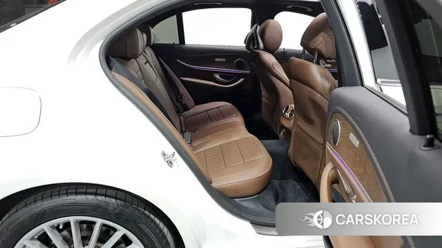 Mercedes-Benz E-Class W213 2022 Белый из Кореи, фото 3